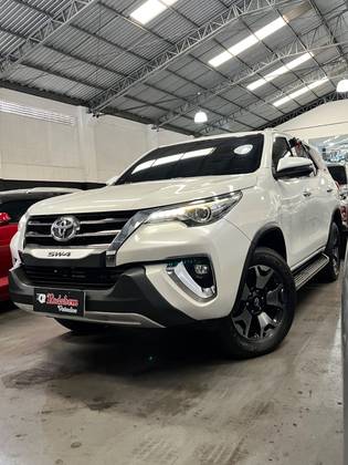 TOYOTA HILUX SW4 2.8 SRX 4X4 16V TURBO INTERCOOLER DIESEL 4P AUTOMÁTICO